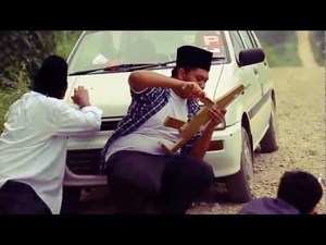 This "Botol Soya" Video Is Not Quite Яight
