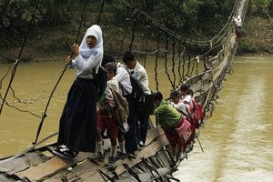 Pictures of Kids Going to School, No Matter What