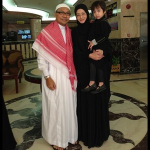 Imej Terbaru Eja Bertudung Hijab Selepas Umrah