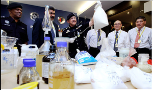 [GAMBAR] Dusun Durian Dijumpai Menghasilkan Dadah, Syabu, Meth, Ekstasi